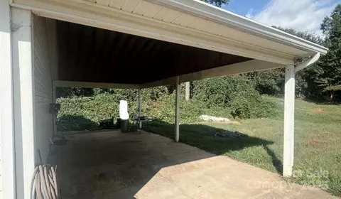 Exterior - 5500 Lee Cline Rd, Conover, NC 28613 photo 1 of 2
