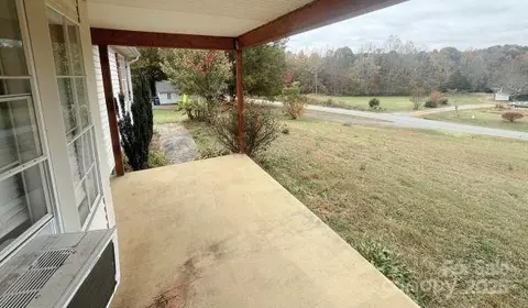 Exterior - 5500 Lee Cline Rd, Conover, NC 28613 photo 2 of 2
