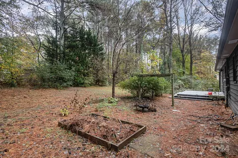 240 Mel Ln, Crouse, NC 28033 photo 5