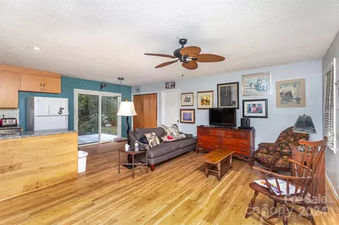 240 Mel Ln, Crouse, NC 28033 photo 8