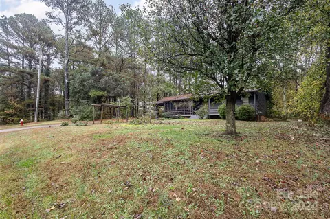 240 Mel Ln, Crouse, NC 28033 photo 3