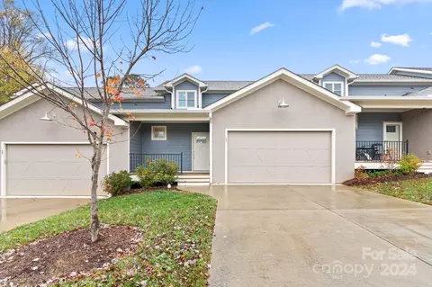 35 Thornes Ln, Asheville, NC 28805