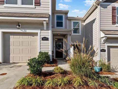 18014 Pear Hawthorne Dr, Huntersville, NC 28078