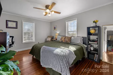 325 Mayflower Ave, Cramerton, NC 28032