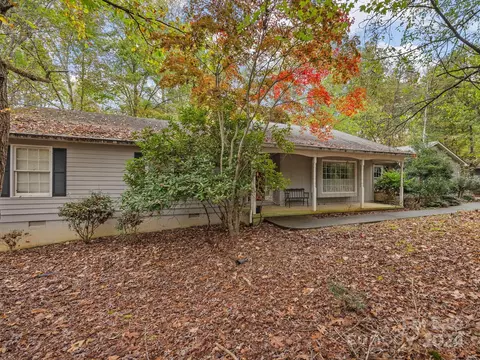 462 Mountain View Dr, Columbus, NC 28722