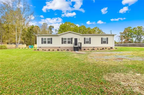2476 Cimarron Cir, Midland, NC 28107