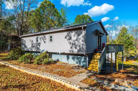 2124 St Pauls Church Rd, Newton, NC 28658