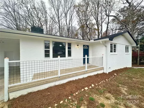 444 Loop Rd, Hendersonville, NC 28792