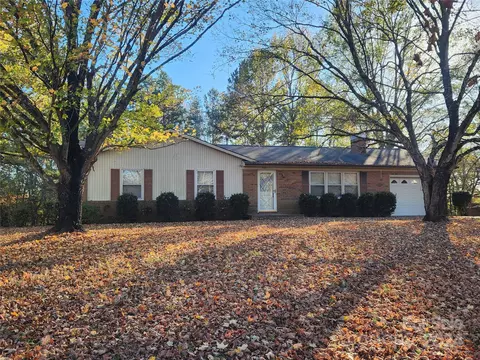 533 Marlbrook Dr, Albemarle, NC 28001