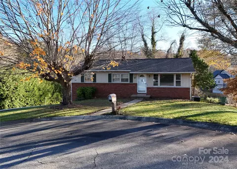 84 Debra Ln, Asheville, NC 28806