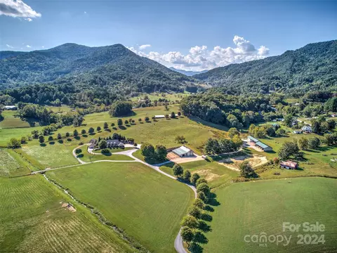 130 Steeple View Rdg, Waynesville, NC 28786
