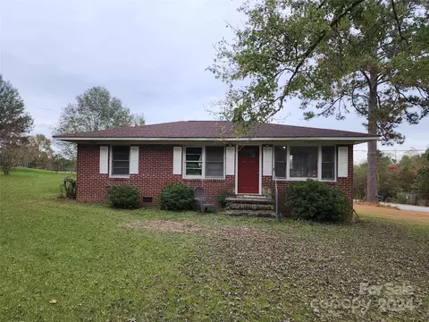 134 Persimmon Rd, Great Falls, SC 29055