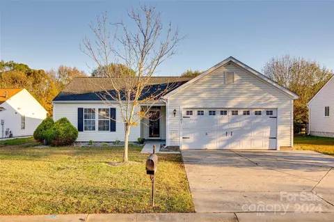 3707 Cardinal Bluff Ln, Indian Trail, NC 28079