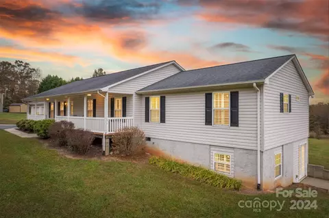 5158 Bridges Xing, Morganton, NC 28655