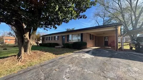 3230 25th Ne St NE, Hickory, NC 28601