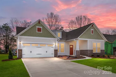 7169 Chamberlain Dr, Harrisburg, NC 28075