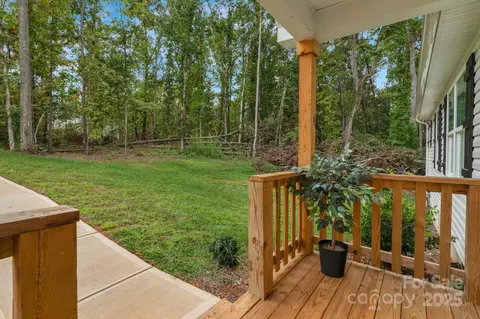 103 Orchard St, Forest City, NC 28043