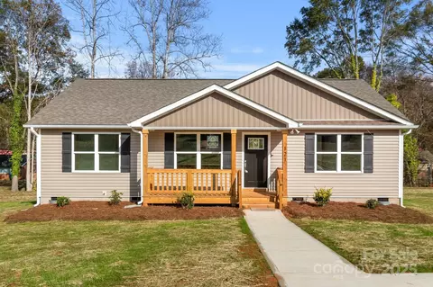 121 Orchard St, Forest City, NC 28043
