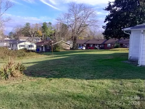 First Avenue, Hendersonville, NC 28739
