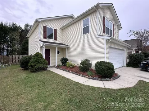 11635 Village Pond Dr, Charlotte, NC 28278
