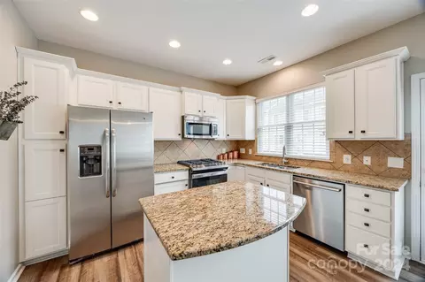 Kitchen - 920 Lyndley Dr, Fort Mill, SC 29708 photo 1 of 3