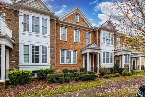 Exterior - 920 Lyndley Dr, Fort Mill, SC 29708 photo 4 of 8