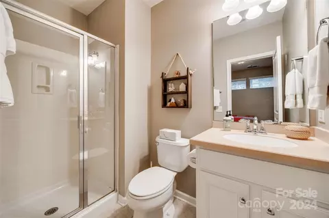 Bath - 920 Lyndley Dr, Fort Mill, SC 29708 photo 1 of 3