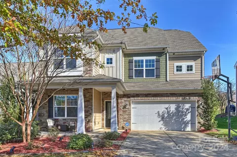 2524 Wellshire Ct, Gastonia, NC 28056