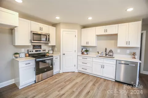 2633 Brady Ave, Kannapolis, NC 28083