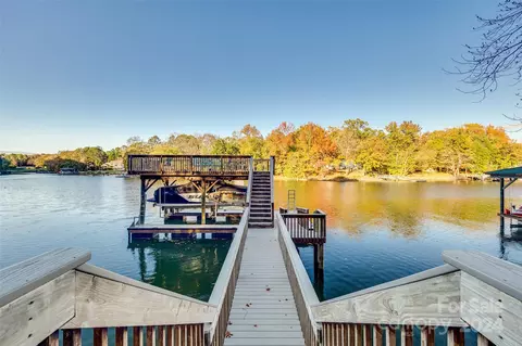 2036 Manila Bay Ln, Tega Cay, SC 29708