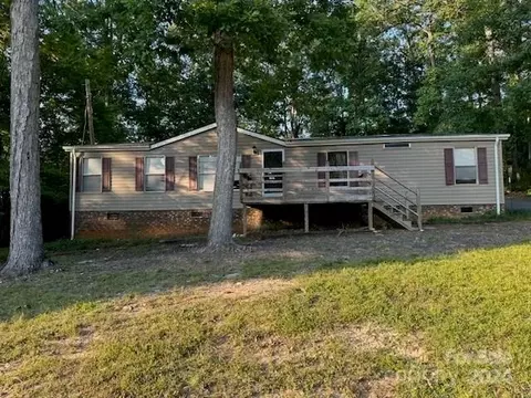455 Pine Lake Dr, Troy, NC 27371