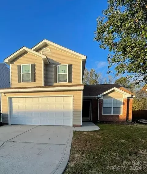 1421 Mandy Place Ct, Charlotte, NC 28216