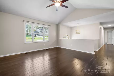 Living - 623 35th Ne St NE, Conover, NC 28613 photo 2 of 4
