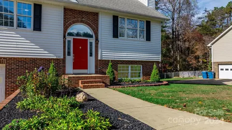 Exterior - 623 35th Ne St NE, Conover, NC 28613 photo 1 of 3