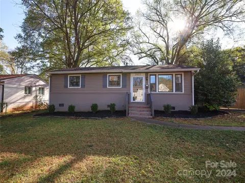 2822 Shamrock Dr, Charlotte, NC 28205