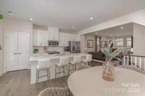 304 Chattooga Way, Charlotte, NC 28211