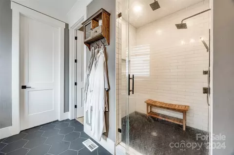 Bath - 785 Ormand Rd, York, SC 29745 photo 3 of 7