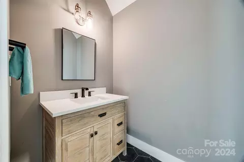 Bath - 785 Ormand Rd, York, SC 29745 photo 5 of 7