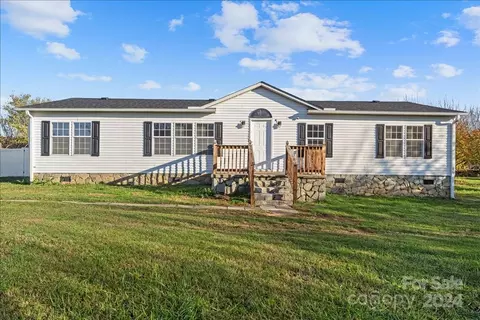 3624 Caribou Dr, Sherrills Ford, NC 28673