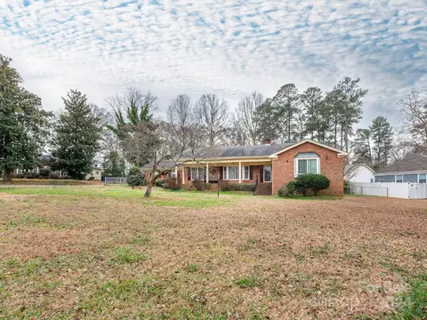 1043 Candlewood Ln, Rock Hill, SC 29730