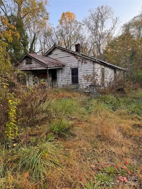 205 Brixton Sw Pl SW, Lenoir, NC 28645