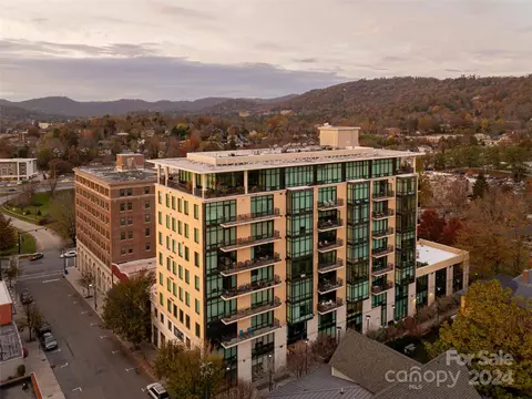 60 N Market 104 St #104, Asheville, NC 28801