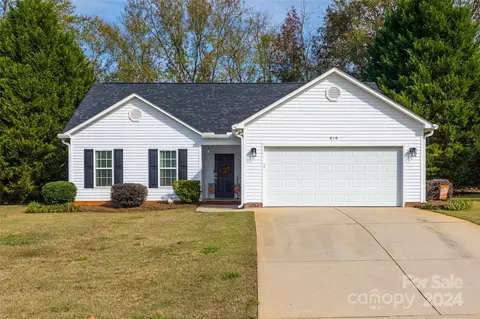 819 Prestwick Dr, Rock Hill, SC 29730