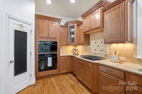 11804 Bradford Park Dr, Davidson, NC 28036 photo 13