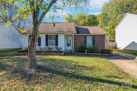 4901 Harri Ann Dr, Charlotte, NC 28227