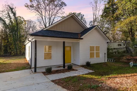 1412 10th St, Statesville, NC 28677