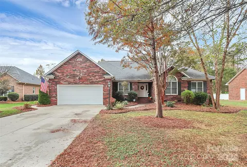 8252 Ferrell Pl, Harrisburg, NC 28075