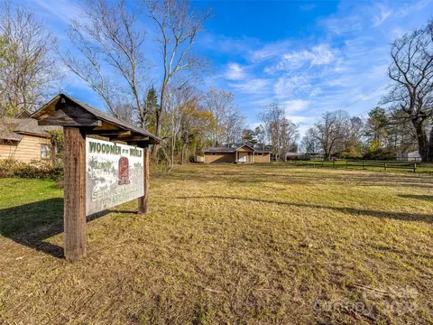 235 Glover St, Hendersonville, NC 28792