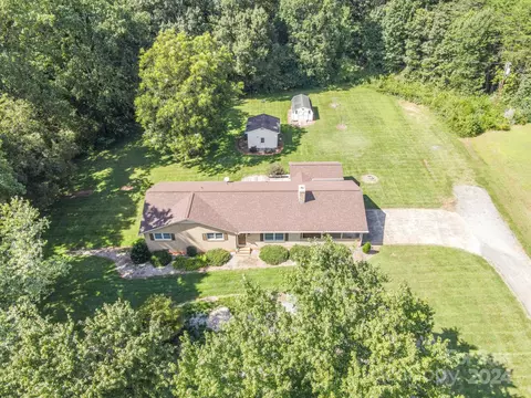 1532 Smyre Farm Rd, Newton, NC 28658