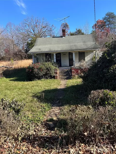 710 Ridge Rd, Marion, NC 28752